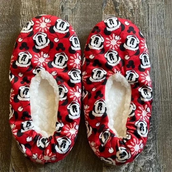 Disney | Christmas 🎄  slippers - Picture 1 of 2
